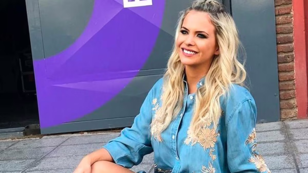 Alejandra Maglietti confirma que los pantaloncitos se llevan con recortes al ras y piel a la vista