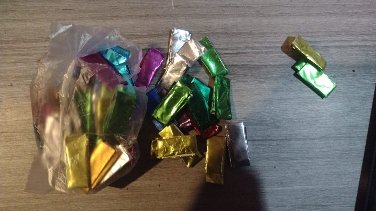 Además de la detención de un hombre, en el allanamiento la Policía secuestró 60 envoltorios con cocaína. Además de la detención de un hombre, en el allanamiento la Policía secuestró 60 envoltorios con cocaína.