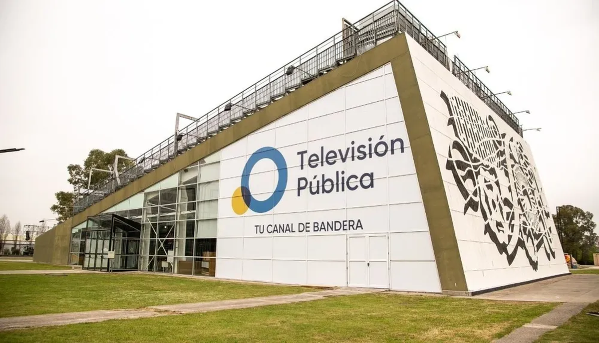 Elo gobierno suspendió las redes sociales de la televisión pública.