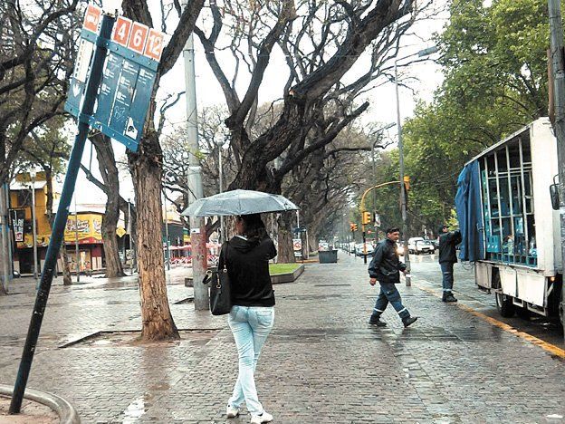 Las intensas lluvias provocaron inconvenientes en toda la provincia.