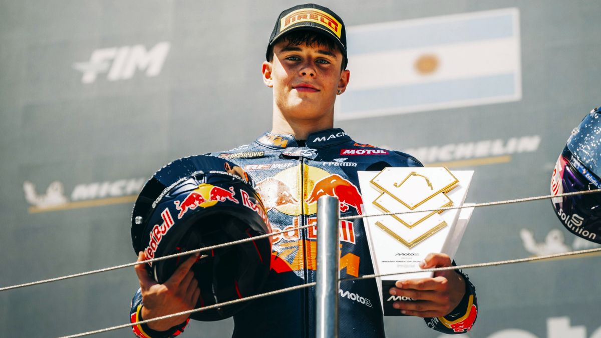 Valentín Perrone en el podio del Gran Premio de Hungría. Valentín Perrone en el podio del Gran Premio de Hungría.