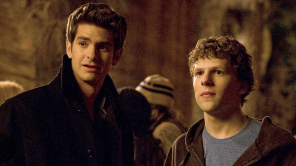 Andrew Garfield y Jesse Eisenberg protagonizan esta propuesta de Netflix.