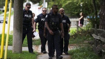 Un individuo asesinó a tres personas con una ballesta en Canadá