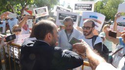 En el inicio de clases el SUTE increpó a Thomas por  paritarias y más presupuesto
