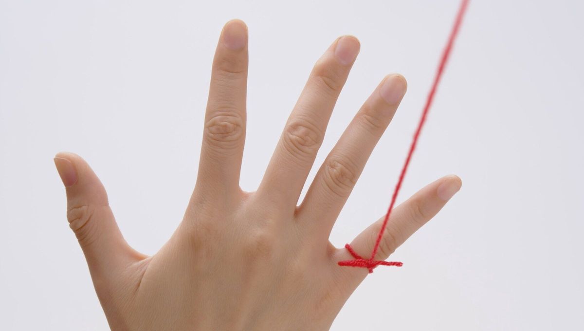 El hilo rojo es el amuleto de la suerte para este jueves. El hilo rojo es el amuleto de la suerte para este jueves.