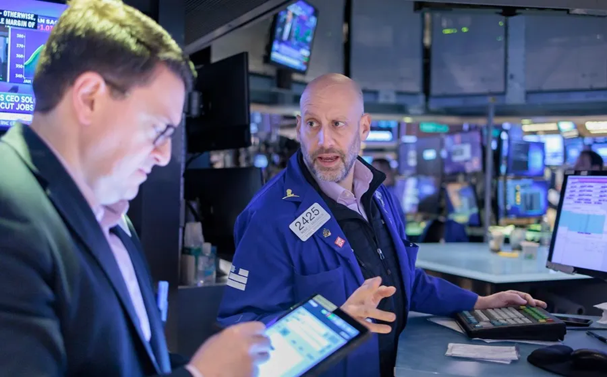 Cimbronazo en Wall Street. Desplome de las acciones en la Bolsa y la pérdida de milones de dólares para las empresas tecnológicas dedicadas a la IA. Cimbronazo en Wall Street. Desplome de las acciones en la Bolsa y la pérdida de milones de dólares para las empresas tecnológicas dedicadas a la IA.