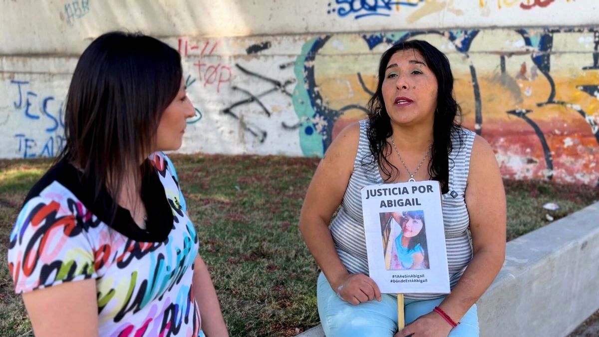 La periodista Carina Scandura junto a Verónica
