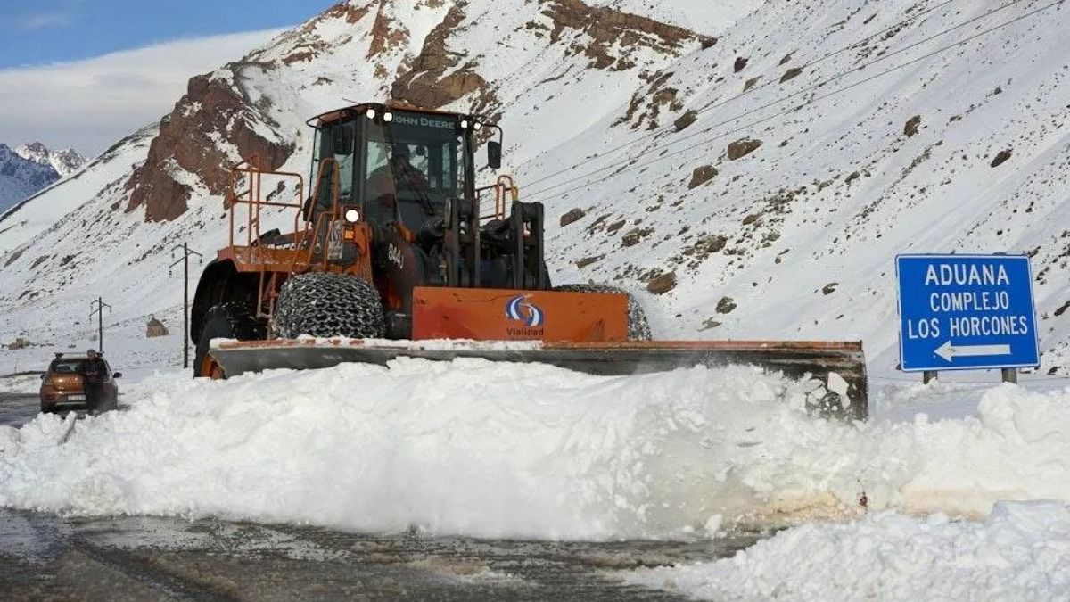 Vialidad Nacional confirmó que se puede viajar hasta la frontera con Chile, pero el Paso Cristo Redentor seguirá cerrado.