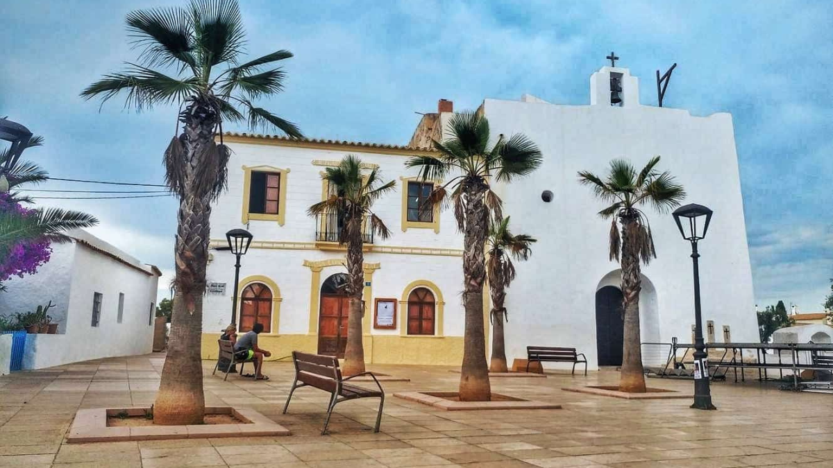 Plaza de la Iglesia de Sant Francesc en Formentera. Plaza de la Iglesia de Sant Francesc en Formentera.