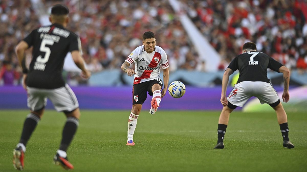 River no pudo con Riestra en su estadio.