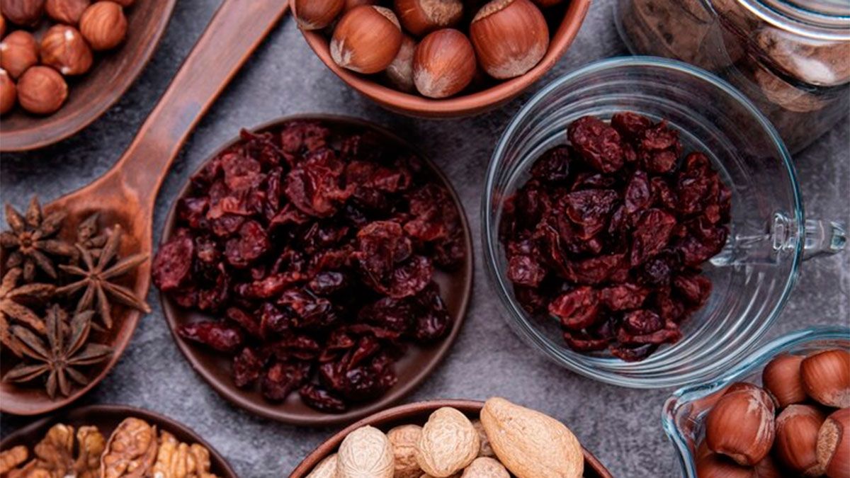 La fruta seca llena de proteínas y fibra que ayuda a aumentar la masa muscular. La fruta seca llena de proteínas y fibra que ayuda a aumentar la masa muscular.