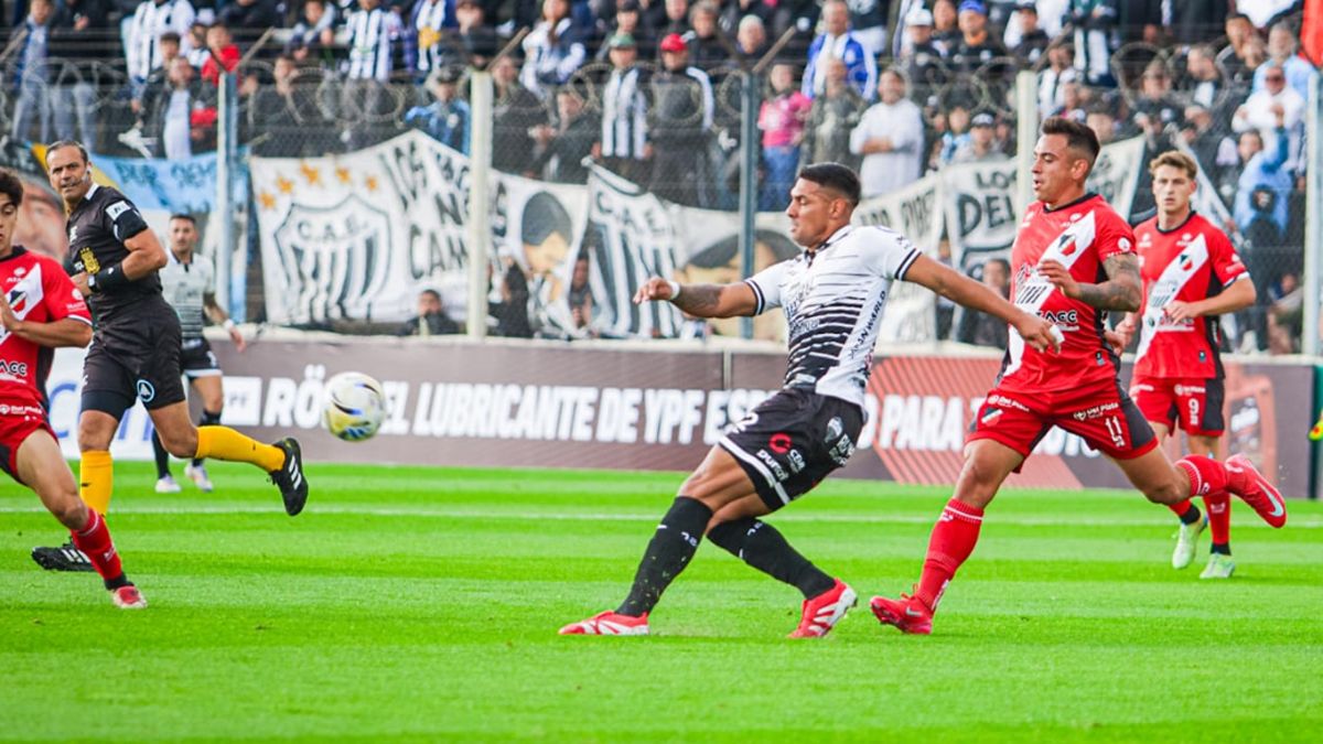 Deportivo Maipú perdió con Estudiantes de Caseros y quedó eliminado en los octavos de final del Reducido
