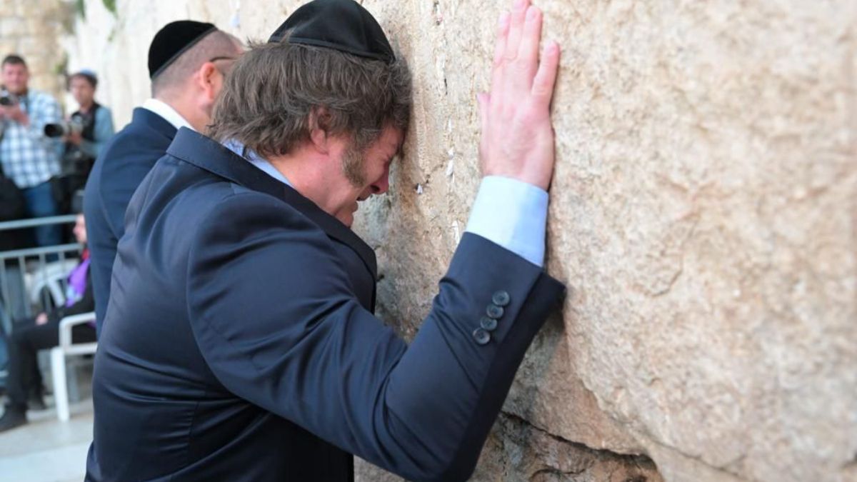 Javier Milei lloró en el Muro de los Lamentos en Israel.