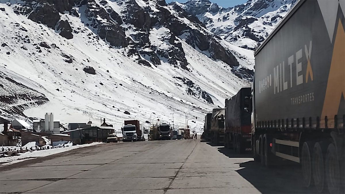 Este fin de semana sólo podrán transitar los camiones por el paso a Chile. Los autos tienen habilitado el tránsito hasta Uspallata.