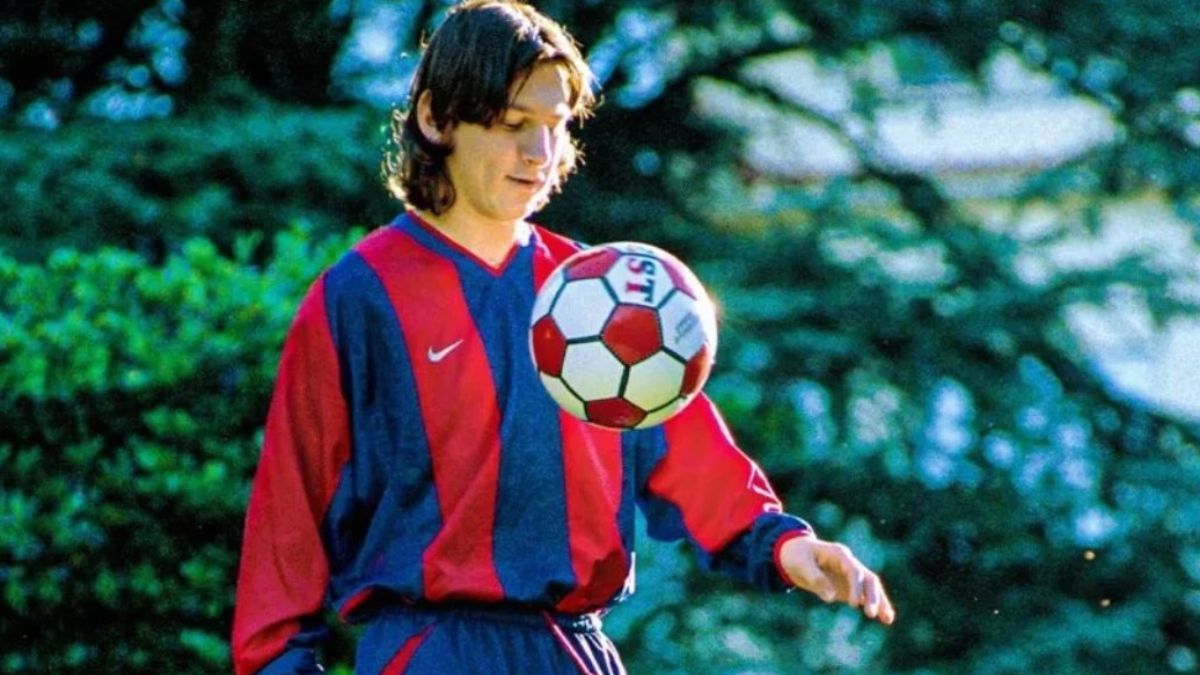 Se subastará la servilleta en la que Messi firmó su primer contrato con el Barcelona.&nbsp;