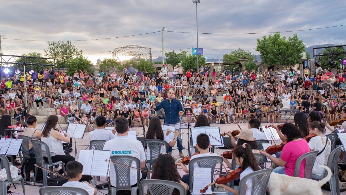 La orquesta del barrio La Favorita ganó el bandoneón y su director dijo que son chicos con gran pasión, energía y disciplina.