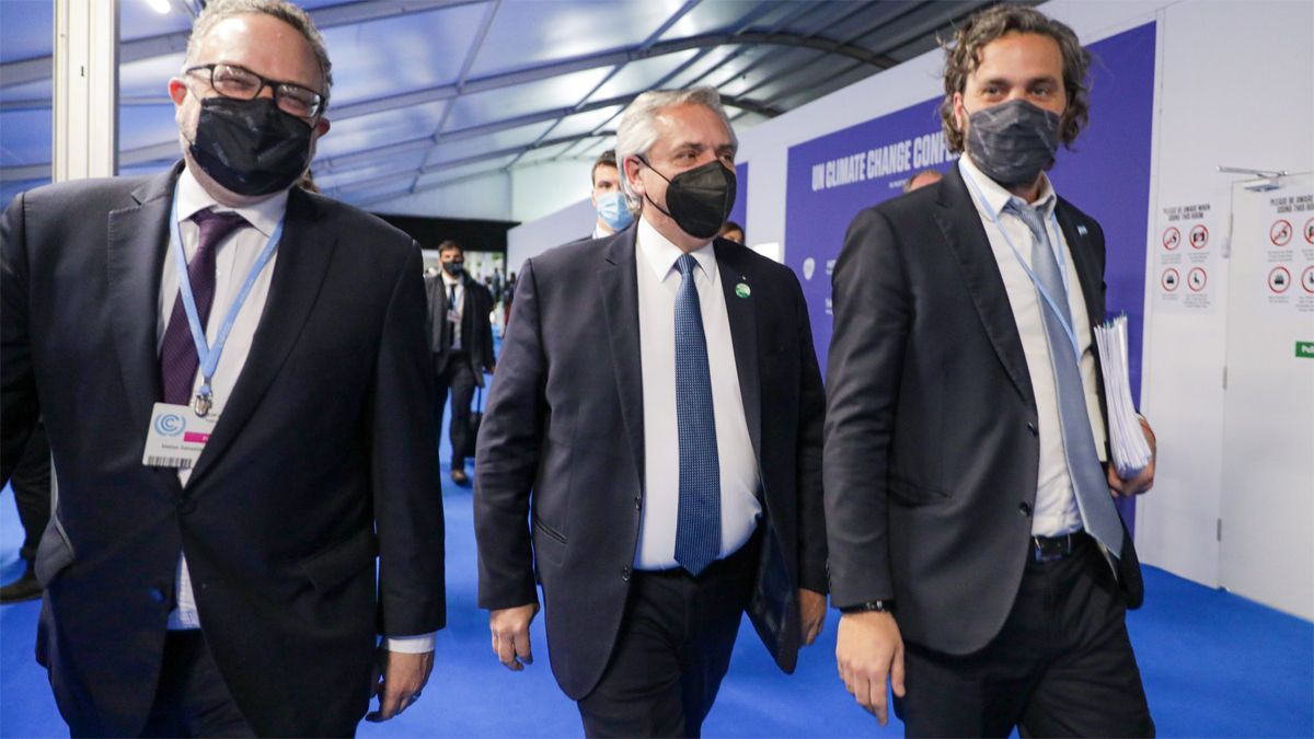 Matías Kulfas, Alberto Fernández y Santiago Cafiero en Escocia.