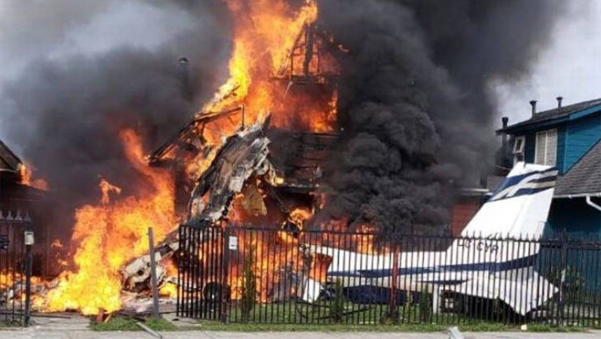 Video: una avioneta cayó sobre una casa en Chile y seis personas murieron