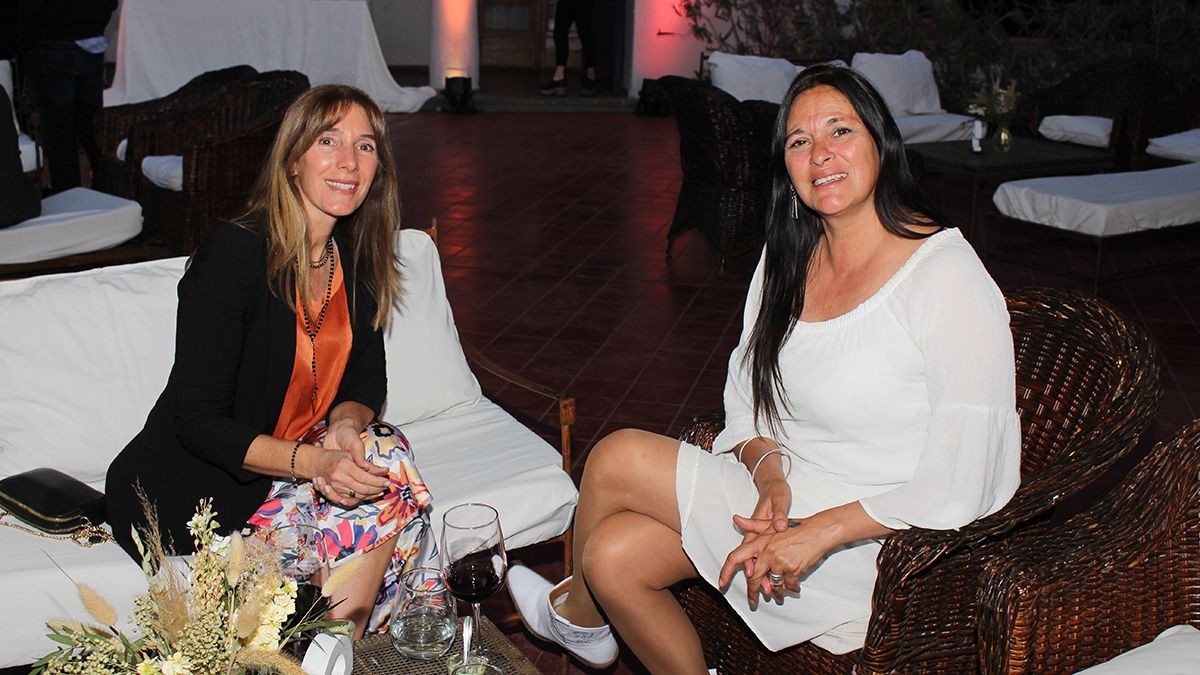 Carolina González Pujol y Claudia Verdejo.