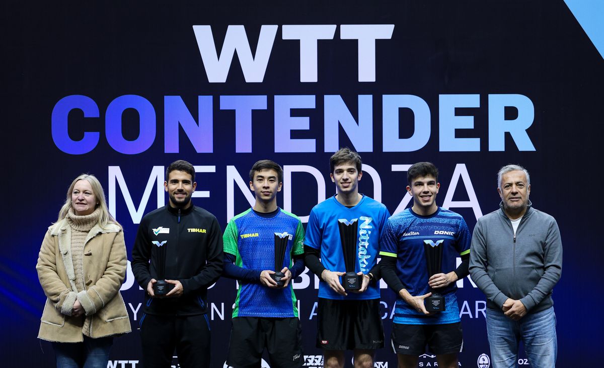 Hebe Casado y Alfredo Cornejo en la premiación del dobles masculino. Hebe Casado y Alfredo Cornejo en la premiación del dobles masculino.