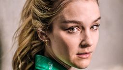 Pommelien Thijs es la protagonista de Mar de fondo, la nueva serie de Netflix.