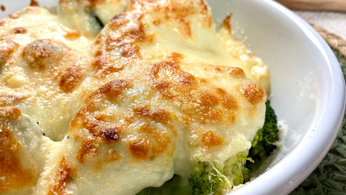 El brócoli gratinado es una verdadera delicia.