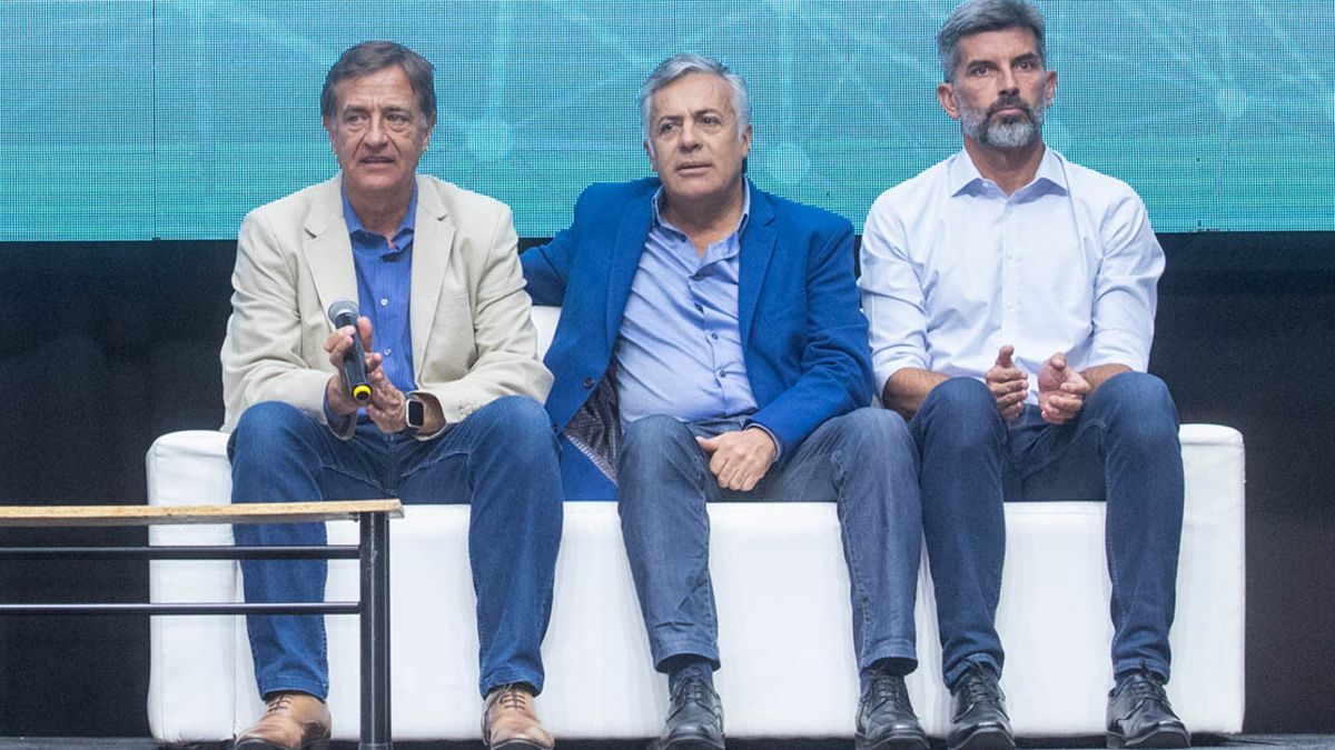 En el seno del radicalismo ya delinean una estrategia electoral para contrarrestar el adelantamiento de las elecciones en las comunas que gobierna el PJ.