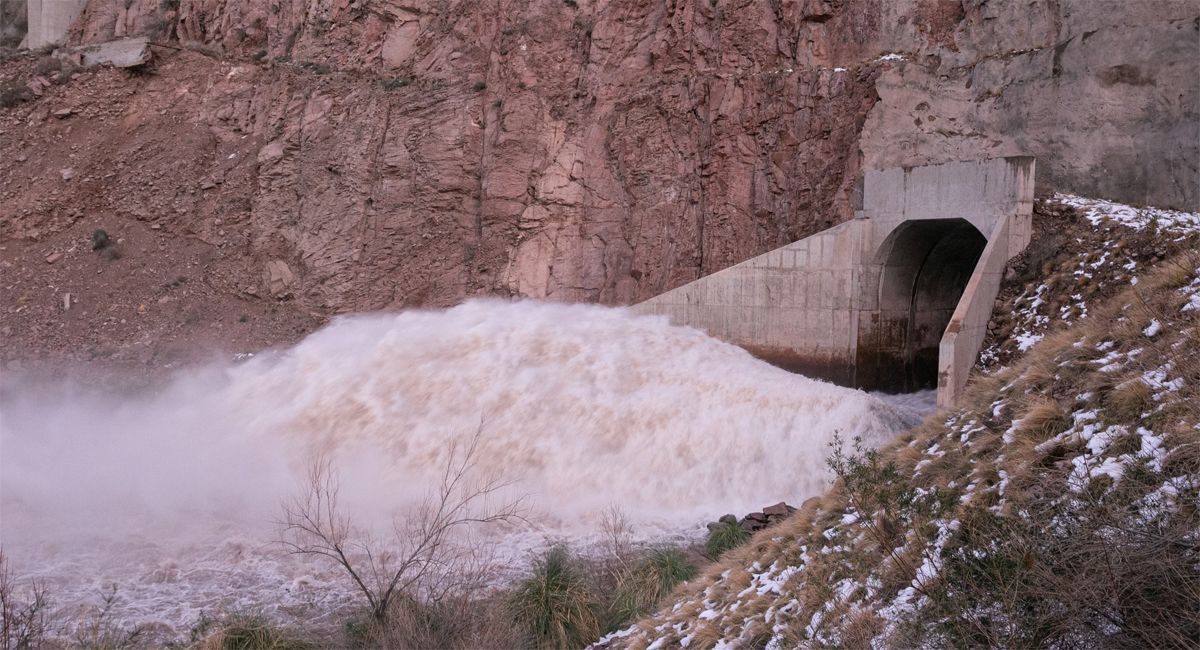 Irrigación procedió al aumento de los caudales para riesgo y esto afectó la actividad de las plantas de potabilización por una mayor presencia de sedimentos.