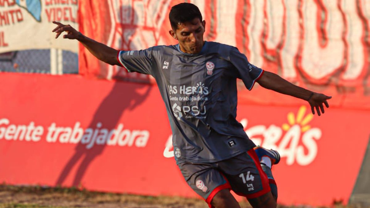 Claudio Ulloa tuvo su estreno en Huracán Las Heras en este 2026.