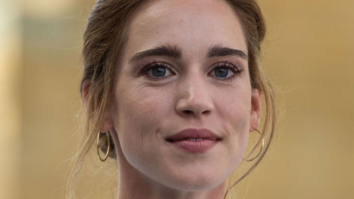 La actriz Matilda Lutz interpreta a jen en la imperdible película de Netflix.&nbsp;