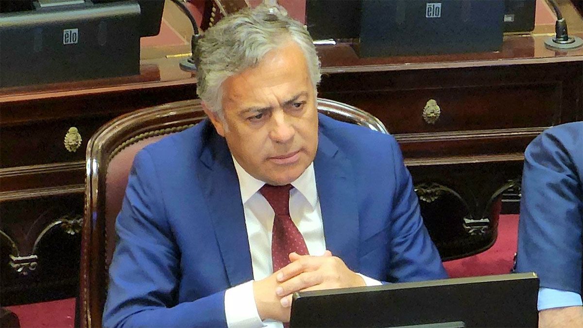 Alfredo Cornejo durante la sesión de este jueves en el Senado nacional.