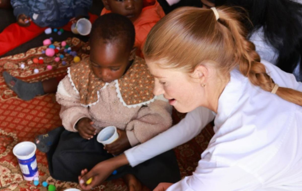 Jennifer se ha involucrado en el trabajo filantrópico, participando activamente en iniciativas y proyectos de la Fundación Bill y Melinda Gates Jennifer se ha involucrado en el trabajo filantrópico, participando activamente en iniciativas y proyectos de la Fundación Bill y Melinda Gates