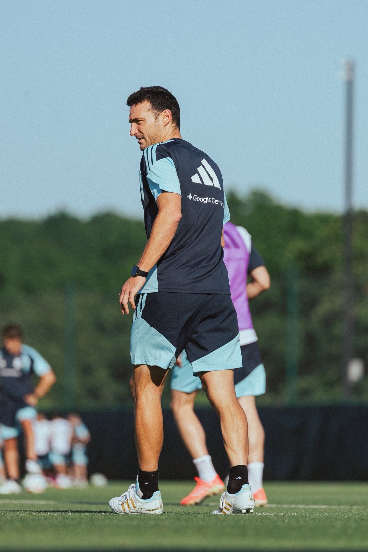 Lionel Scaloni recupera jugadores en la previa del debut en el Mundial 2026.