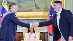 El presidente de IMPSA, Jorge Salcedo y&nbsp; el titular de Corpoelec, Juan Crisóstomo Fernández,