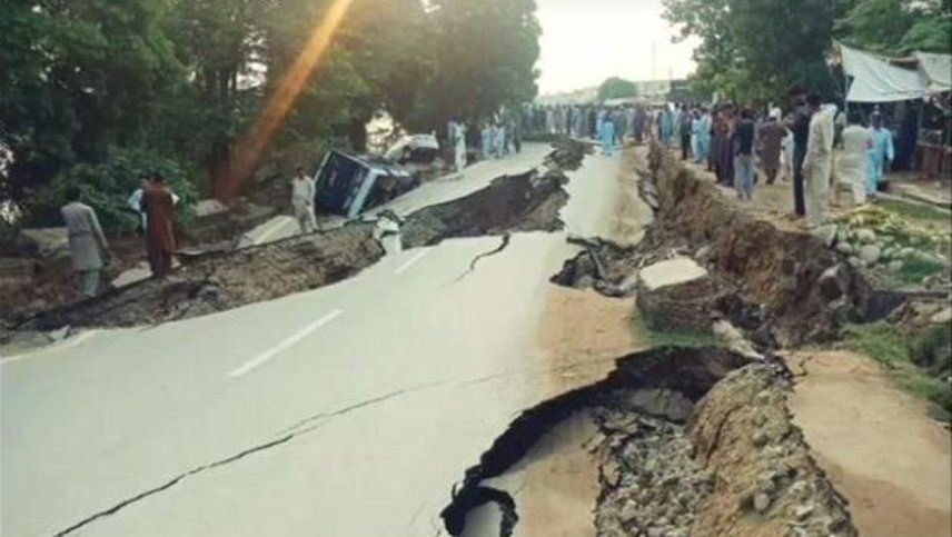 Casi 20 muertos y centenas de heridos en un terremoto en Pakistán