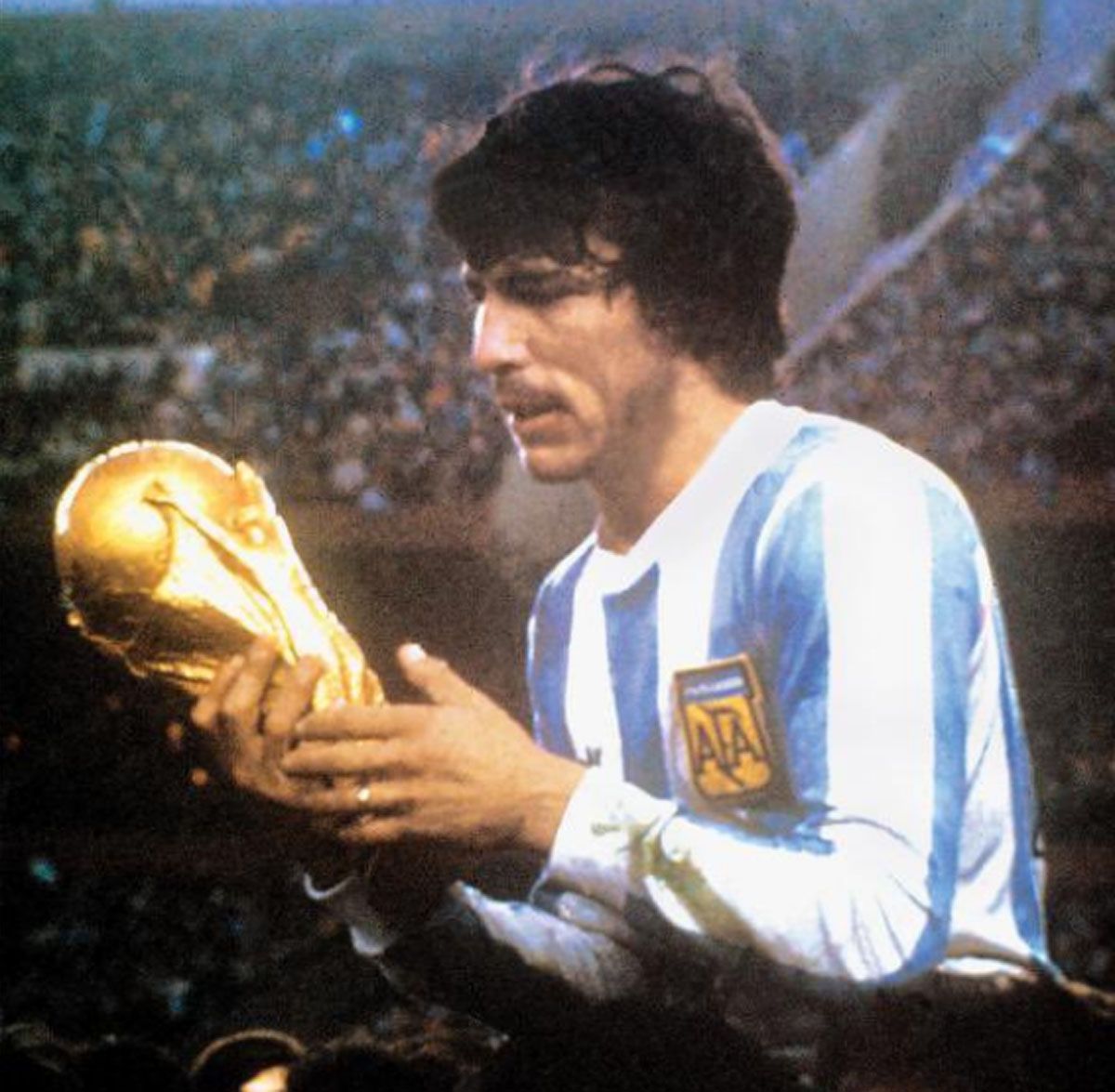 Passarella fue dos veces campeón del mundo, una como capitán