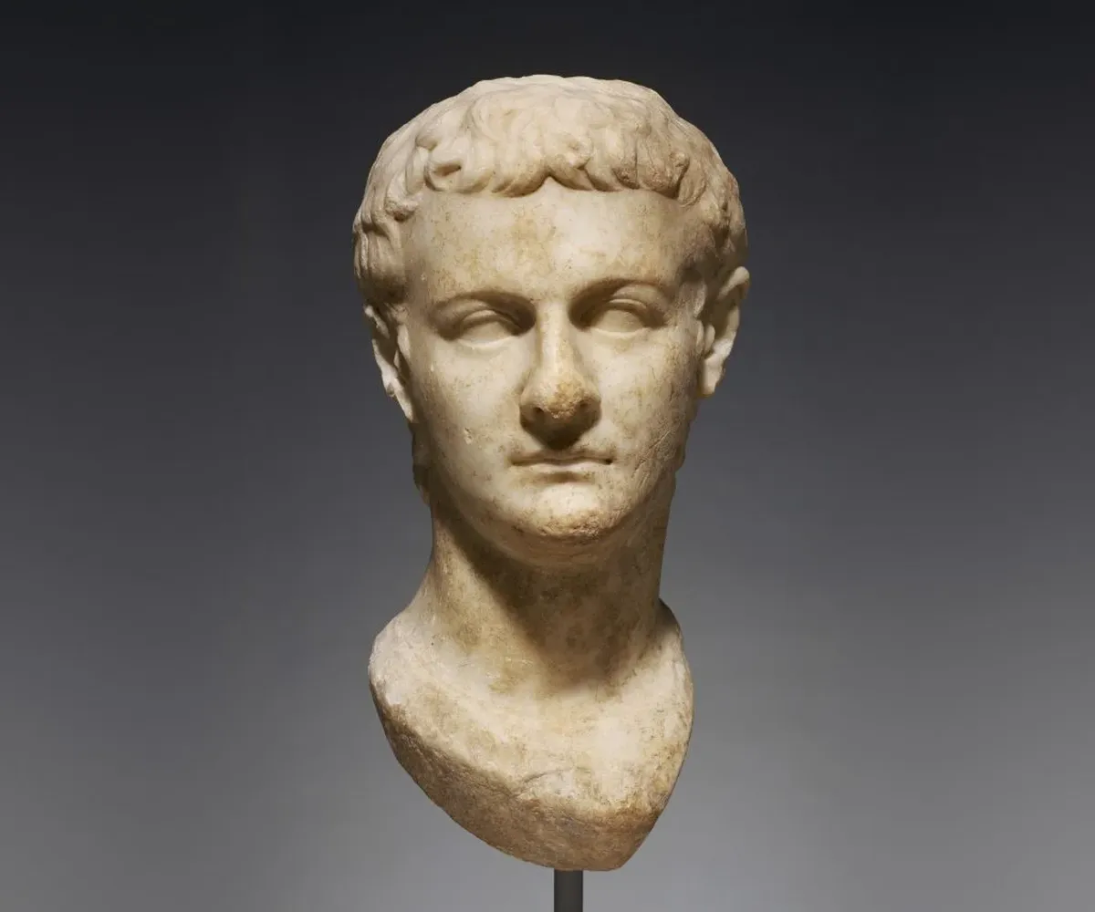 Calígula era excéntrico y cruel. Calígula era excéntrico y cruel.