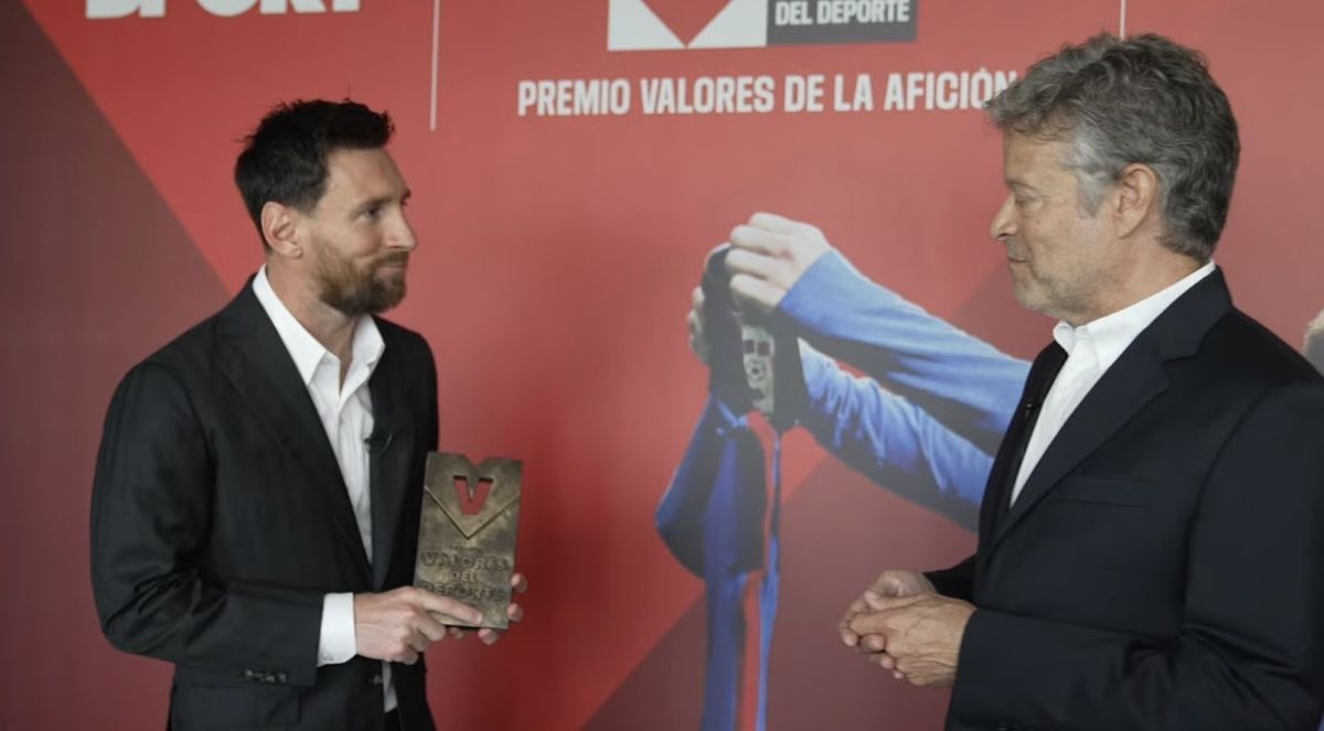 Messi fue distinguido como el jugador m&aacute;s querido del Barcelona en la gala Valores de Deporte del Diario Sport de Espa&ntilde;a.