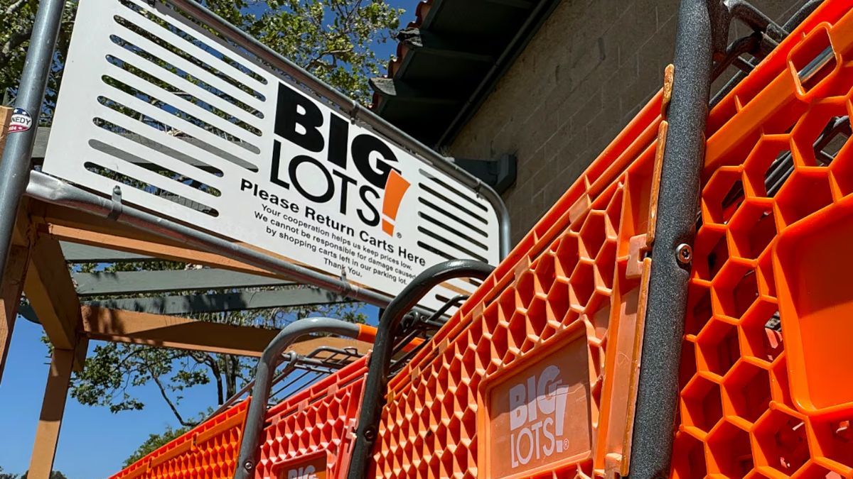 Big Lots reabre las puertas de sus tiendas.