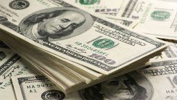 El dólar bajó a $17