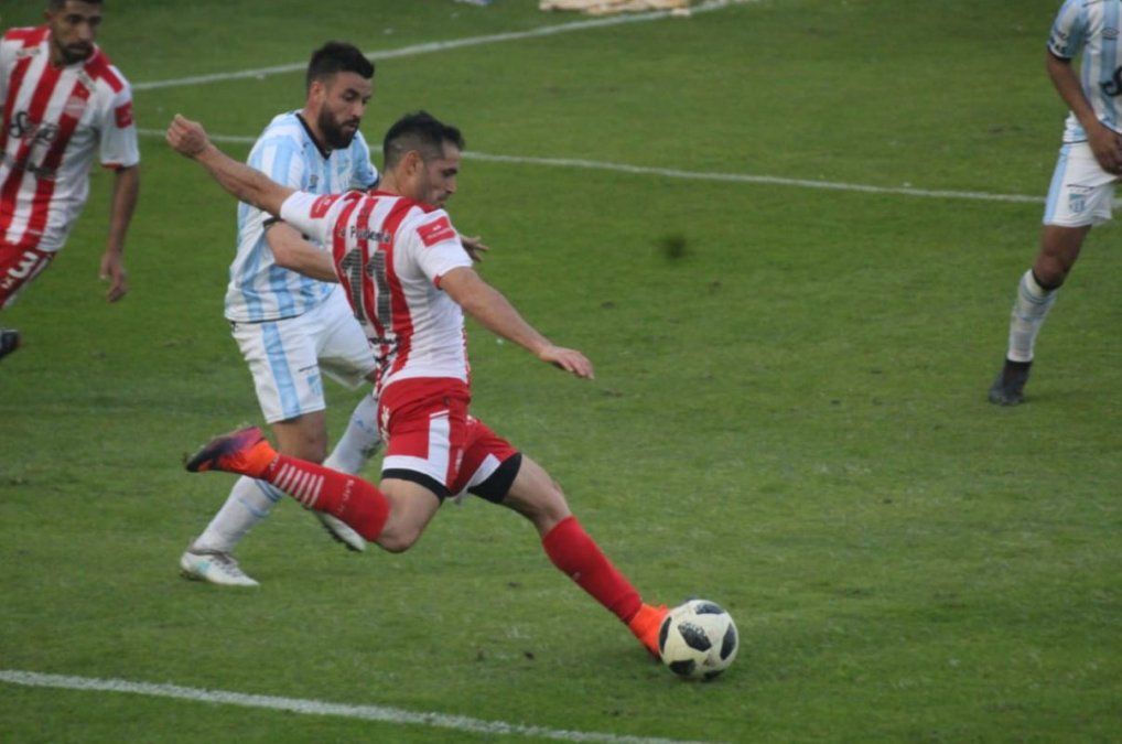Con un golazo, San Martín lo dio vuelta y se quedó con el clásico tucumano