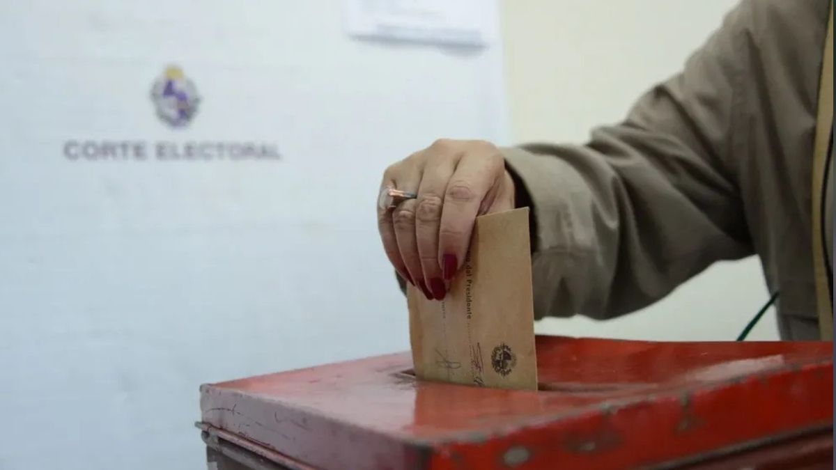 Si el vencedor no supera el 50% de los votos el próximo mandatario se definirá en un balotaje con el segundo.