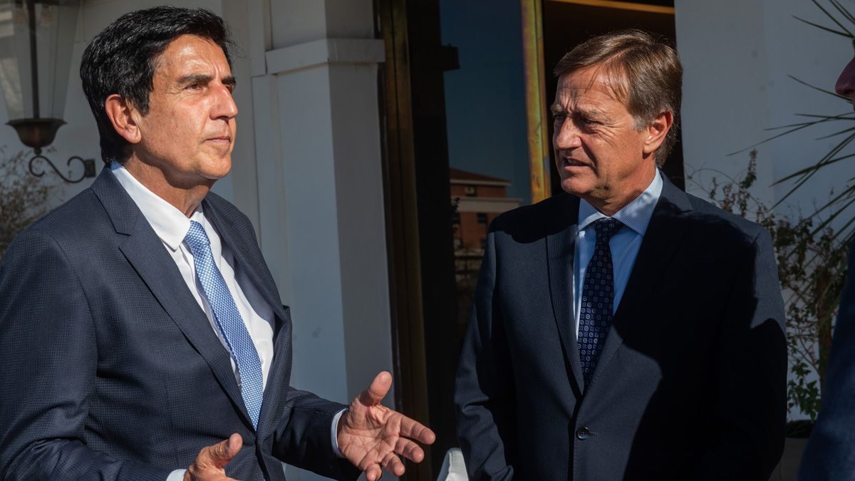 Carlos Melcnonian explicó su plan económico a Rodolfo Suarez.