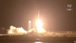 La nave Crew Dragon Endeavour de SpaceX fue lanzada junto con la NASA, en su segunda misión tripulada conjunta a la Estación Espacial Internacional .