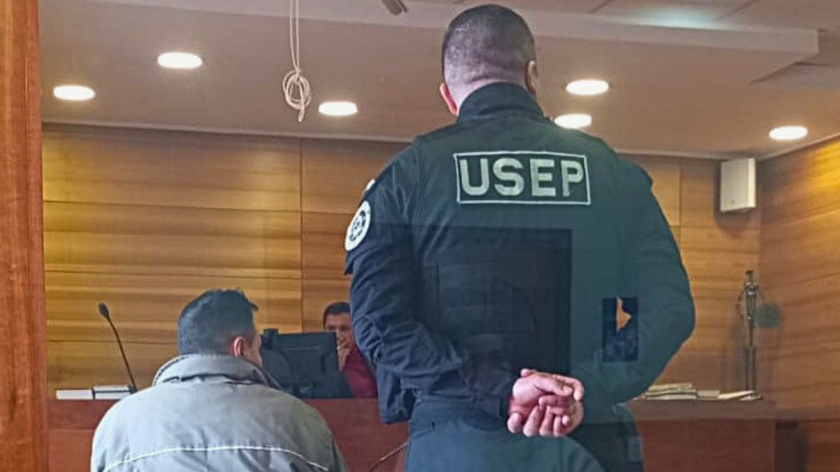 Un abogado mendocino fue detenido en el Paso Cristo Redentor acusado de contrabando de fuegos artificiales.