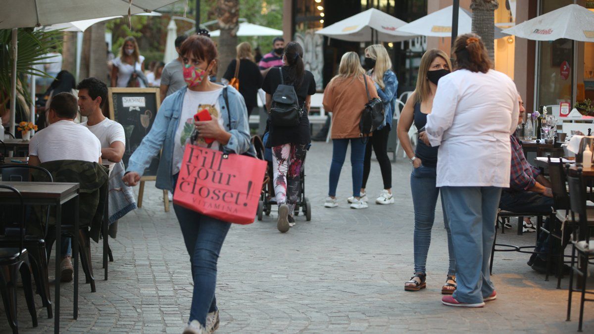 Las nuevas restricciones para circular afectan a 18 provincias, entre ellas Mendoza. Pero no será todo el territorio sino algunas ciudades que aún falta definir.