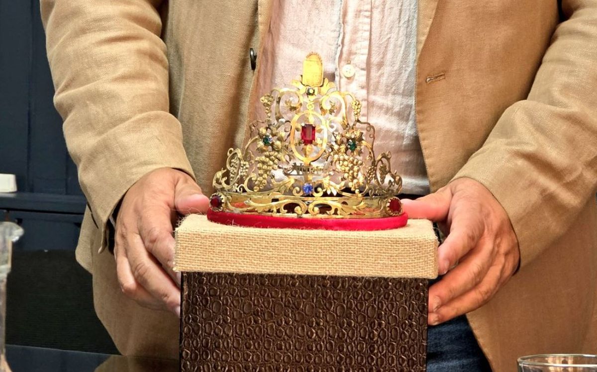 La corona de Nuri, la reina que ser&aacute; recordada por siempre. Foto: subsecretar&iacute;a de Cultura.&nbsp;&nbsp;