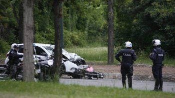 Una familia chocó en moto en el Parque San Martín y una mujer murió