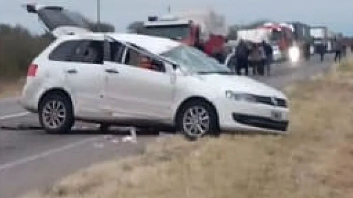 La Volkswagen Suran se dirigía de Mendoza a Catamarca cuando se produjo el accidente en La Rioja, según fuentes policiales. La Volkswagen Suran se dirigía de Mendoza a Catamarca cuando se produjo el accidente en La Rioja, según fuentes policiales.
