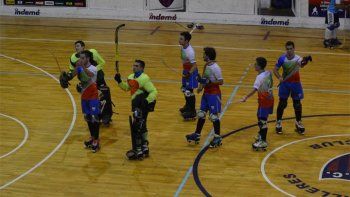 Casa de Italia empató, pero sigue puntero